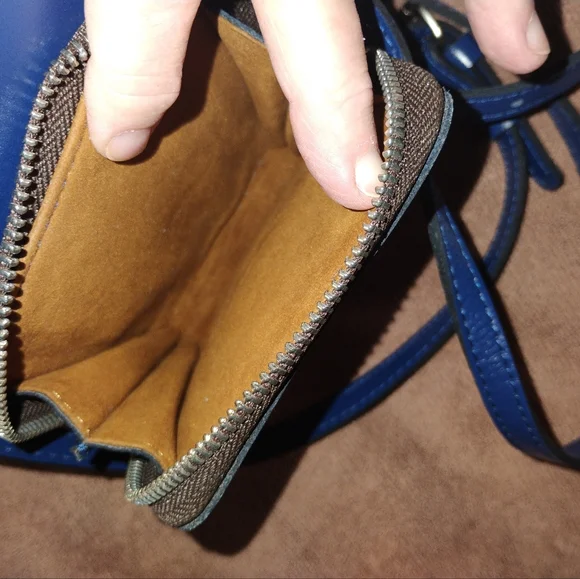 Patricia Nash Albertine Phone Crossbody - Picture 5 of 7